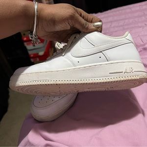 Mens Air Force 1 size 7 1/2 decent